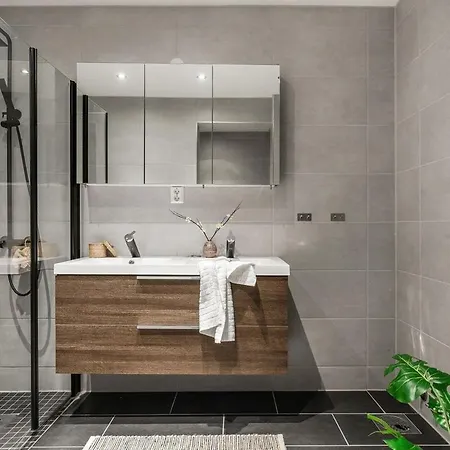 Apartment Homerentals L 120sqm Mid-central - King Beds - 500mbps Wi-fi