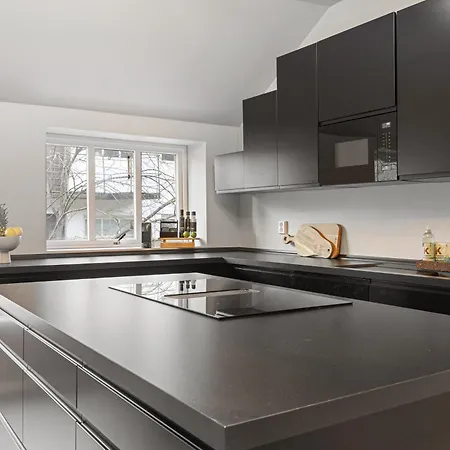 Homerentals L 120sqm Mid-central - King Beds - 500mbps Wi-fi Apartament *