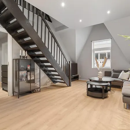 Apartment Homerentals L 120sqm Mid-central - King Beds - 500mbps Wi-fi