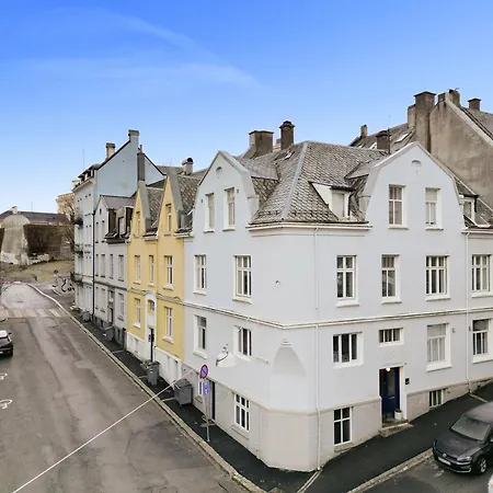 Homerentals L 120sqm Mid-central - King Beds - 500mbps Wi-fi Apartament