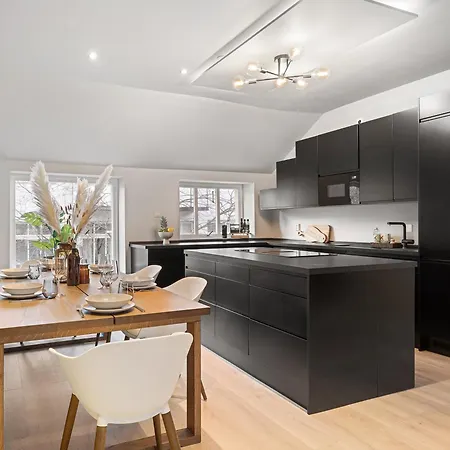 Homerentals L 120sqm Mid-central - King Beds - 500mbps Wi-fi