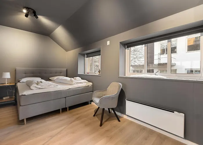 Homerentals L 120sqm Mid-central - King Beds - 500mbps Wi-fi Apartment Bergen