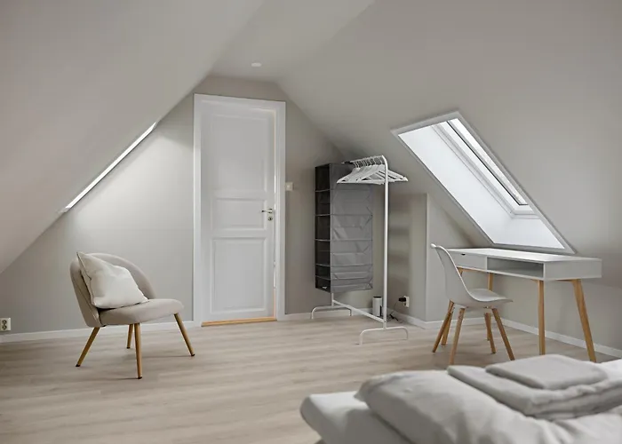 Homerentals L 120sqm Mid-central - King Beds - 500mbps Wi-fi Μπέργκεν