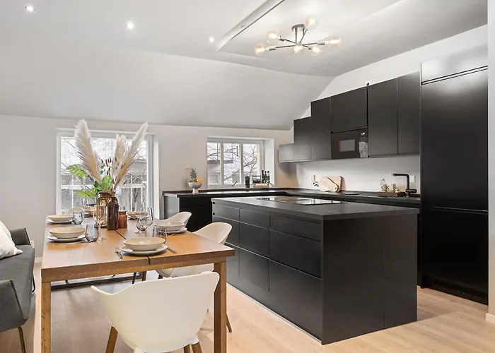 Homerentals L 120sqm Mid-central - King Beds - 500mbps Wi-fi